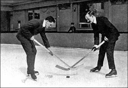 English Bandy Players beginning game with "Bully